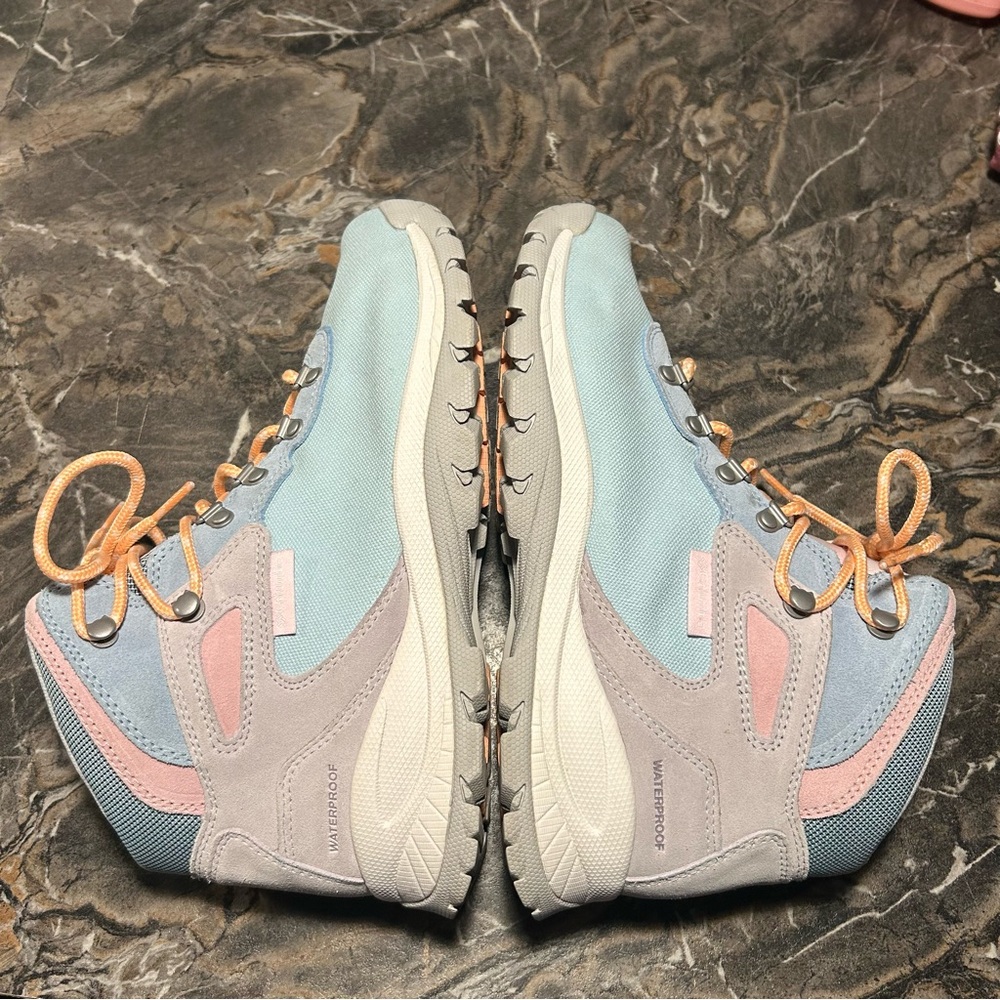 Columbia Women’s Newton Ridge Plus Waterproof Amped Hiking Boots Sz 10 Ice Blue - Picture 4 of 8